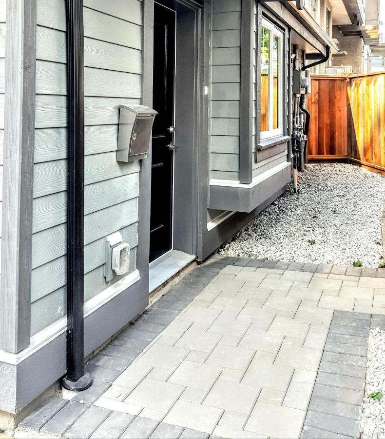 New Urban Modern Main Street House Villa Vancouver Exterior photo